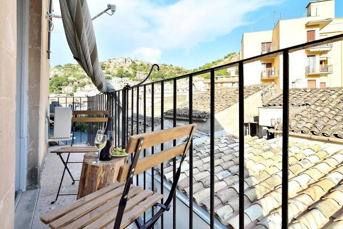 Misar-36 Hotel Modica Buitenkant foto